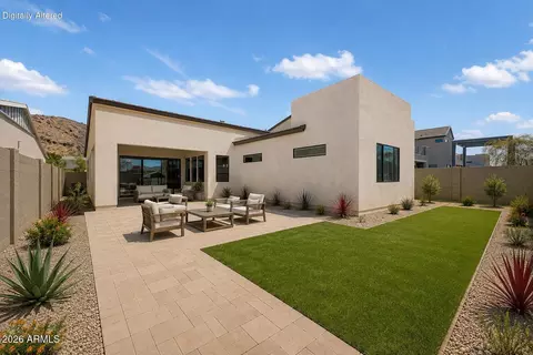 Exterior - 1122 E Monte Way, Phoenix, AZ 85042 photo 5 of 7