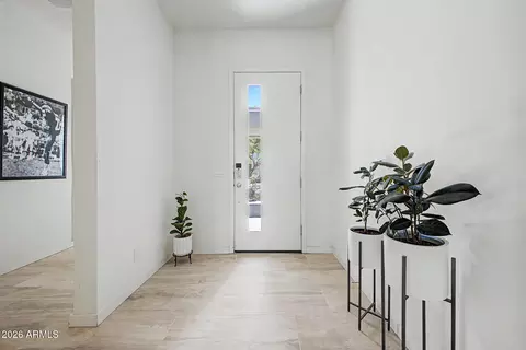 Entry Way - 1122 E Monte Way, Phoenix, AZ 85042 photo 1 of 3