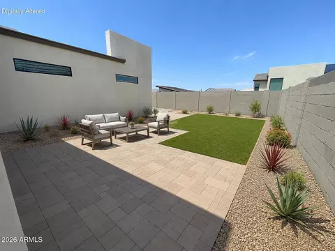 Exterior - 1122 E Monte Way, Phoenix, AZ 85042 photo 3 of 7