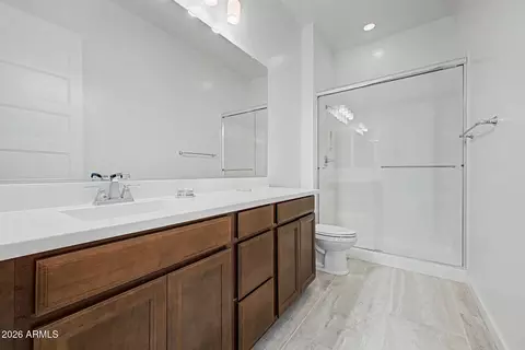 Bath - 1122 E Monte Way, Phoenix, AZ 85042 photo 3 of 4