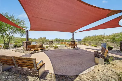 View/Area - 1122 E Monte Way, Phoenix, AZ 85042 photo 3 of 6