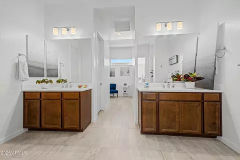Entry Way - 1122 E Monte Way, Phoenix, AZ 85042 photo 2 of 3