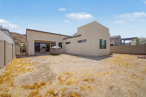 Exterior - 1122 E Monte Way, Phoenix, AZ 85042 photo 5 of 7