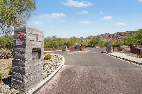View/Area - 1122 E Monte Way, Phoenix, AZ 85042 photo 6 of 6