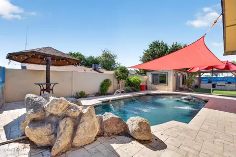 Exterior - 4832 N 63rd Dr, Phoenix, AZ 85033 photo 11 of 14