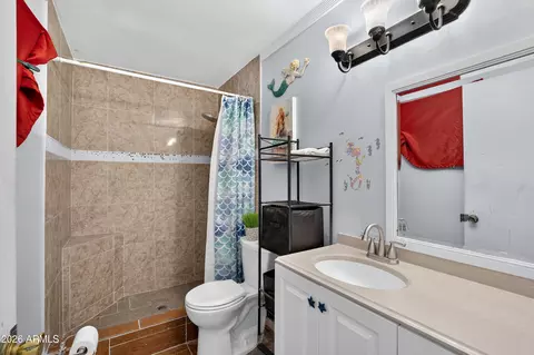 Bath - 4832 N 63rd Dr, Phoenix, AZ 85033 photo 1 of 2
