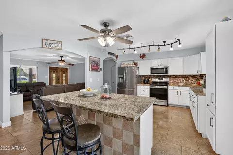 Kitchen - 4832 N 63rd Dr, Phoenix, AZ 85033 photo 2 of 6
