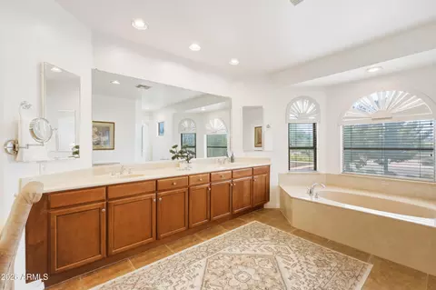 Bath - 4615 E Carriage Ct, Gilbert, AZ 85297 photo 4 of 5