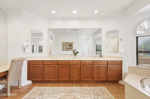 Bath - 4615 E Carriage Ct, Gilbert, AZ 85297 photo 3 of 5