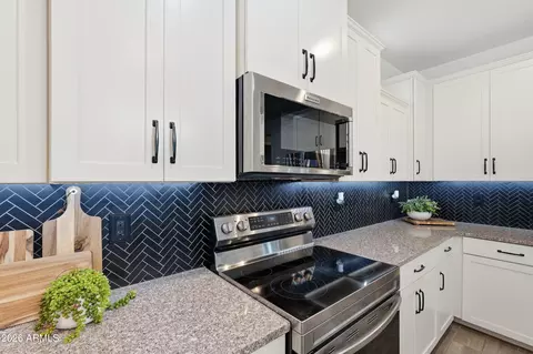 Kitchen - 4385 E Mesquite St, Gilbert, AZ 85296 photo 6 of 6