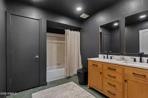Bath - 701 E Campbell Ave, Gilbert, AZ 85234 photo 3 of 3