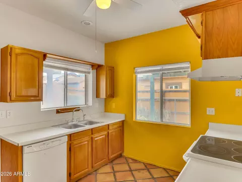 Kitchen - 1331 E Apollo Rd, Phoenix, AZ 85042 photo 1 of 4