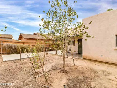 Exterior - 1331 E Apollo Rd, Phoenix, AZ 85042 photo 2 of 6