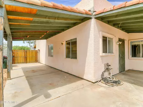 Exterior - 1331 E Apollo Rd, Phoenix, AZ 85042 photo 6 of 6