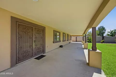 Exterior - 7949 W Devonshire Ave, Phoenix, AZ 85033 photo 3 of 7