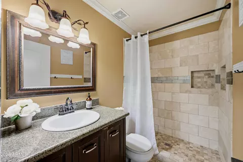 Bath - 7949 W Devonshire Ave, Phoenix, AZ 85033 photo 1 of 2