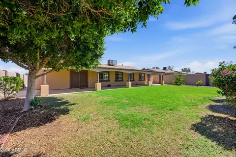 Exterior - 7949 W Devonshire Ave, Phoenix, AZ 85033 photo 5 of 7