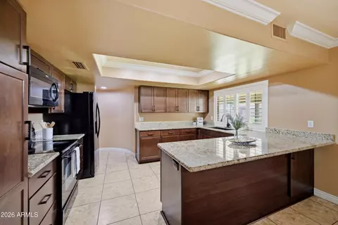 Kitchen - 7949 W Devonshire Ave, Phoenix, AZ 85033 photo 1 of 3