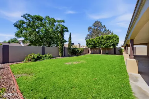 Exterior - 7949 W Devonshire Ave, Phoenix, AZ 85033 photo 7 of 7