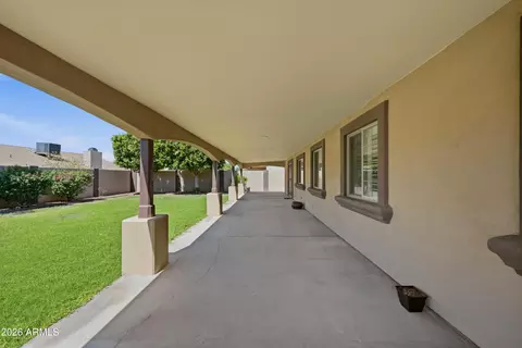 Exterior - 7949 W Devonshire Ave, Phoenix, AZ 85033 photo 4 of 7