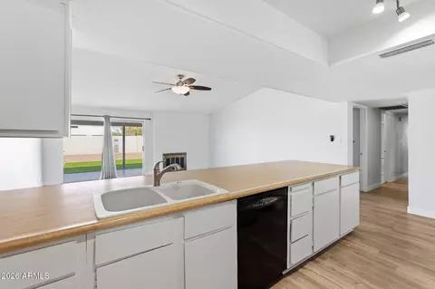 Kitchen - 12118 S Ki Rd, Phoenix, AZ 85044 photo 3 of 3