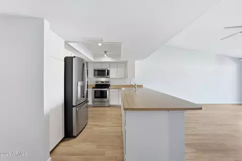 Kitchen - 12118 S Ki Rd, Phoenix, AZ 85044 photo 2 of 3