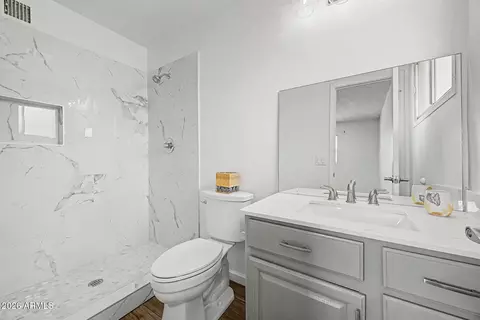 Bath - 212 E Minton Dr, Tempe, AZ 85282 photo 1 of 3