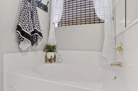 Bath - 2242 E Victor Rd, Gilbert, AZ 85296 photo 4 of 7