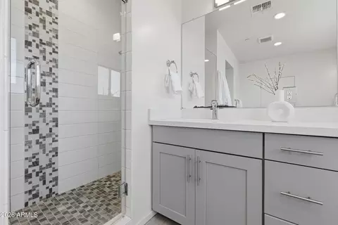 Bath - 2740 E Roma Ave, Phoenix, AZ 85016 photo 6 of 6