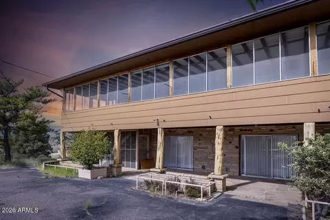 18127 S Tawny Ln, Peeples Valley, AZ 86332