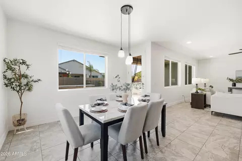 Dining - 3889 E Chestnut Ln, Gilbert, AZ 85298 photo 3 of 4