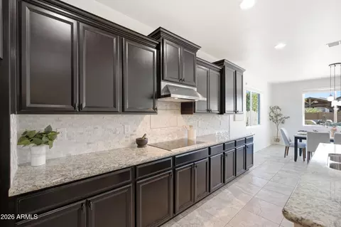 Kitchen - 3889 E Chestnut Ln, Gilbert, AZ 85298 photo 6 of 8