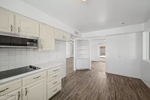 Kitchen - 6252 E Billings St, Mesa, AZ 85205 photo 2 of 3