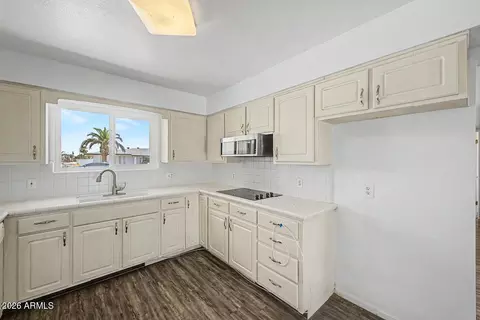 Kitchen - 6252 E Billings St, Mesa, AZ 85205 photo 3 of 3
