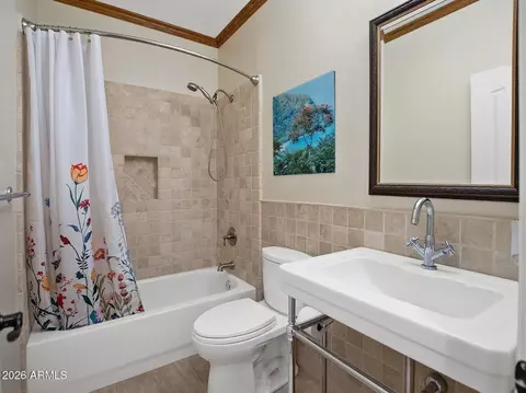 Bath - 15426 S 4th Ave, Phoenix, AZ 85045 photo 1 of 8