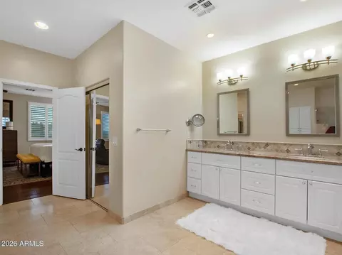 Bath - 15426 S 4th Ave, Phoenix, AZ 85045 photo 8 of 8