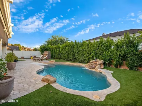Exterior - 15426 S 4th Ave, Phoenix, AZ 85045 photo 5 of 13