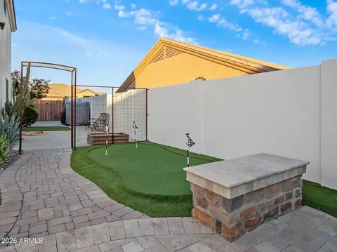 Exterior - 15426 S 4th Ave, Phoenix, AZ 85045 photo 10 of 13