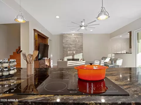Kitchen - 15426 S 4th Ave, Phoenix, AZ 85045 photo 5 of 6