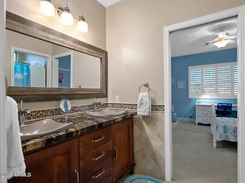 Bath - 15426 S 4th Ave, Phoenix, AZ 85045 photo 4 of 8