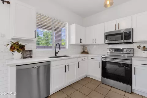 Kitchen - 2545 E Harrison Ct, Gilbert, AZ 85295 photo 2 of 4