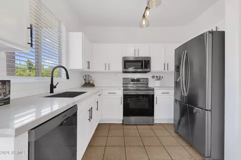 Kitchen - 2545 E Harrison Ct, Gilbert, AZ 85295 photo 1 of 4