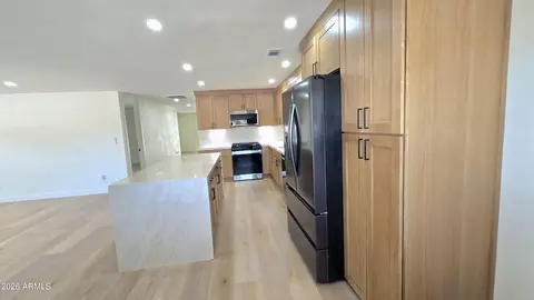 Kitchen - 2232 E Mitchell Dr, Phoenix, AZ 85016 photo 7 of 7