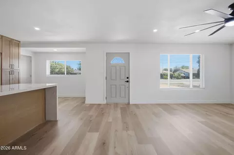 Living - 2232 E Mitchell Dr, Phoenix, AZ 85016 photo 2 of 5