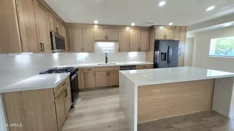 Kitchen - 2232 E Mitchell Dr, Phoenix, AZ 85016 photo 1 of 7