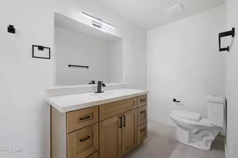 Bath - 2232 E Mitchell Dr, Phoenix, AZ 85016 photo 1 of 3