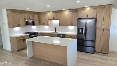 Kitchen - 2232 E Mitchell Dr, Phoenix, AZ 85016 photo 3 of 7