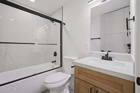 Bath - 2232 E Mitchell Dr, Phoenix, AZ 85016 photo 3 of 3