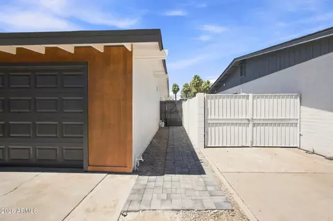 Exterior - 2232 E Mitchell Dr, Phoenix, AZ 85016 photo 5 of 9