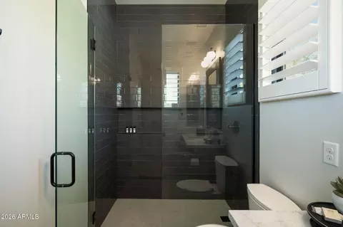 Bath - 5605 E Lafayette Blvd, Phoenix, AZ 85018 photo 6 of 7